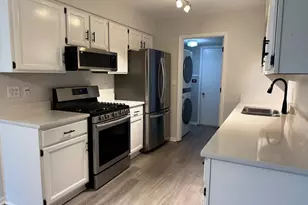 5513 Barclay Ct, Clarendon Hills, IL 60514 - Photo 3