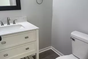 5513 Barclay Ct, Clarendon Hills, IL 60514 - Photo 9