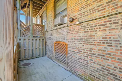 1014 W Barry Avenue #1, Chicago, IL 60657 - Photo 13