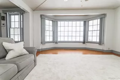 527 W Madison Street, Belvidere, IL 61008 - Photo 9