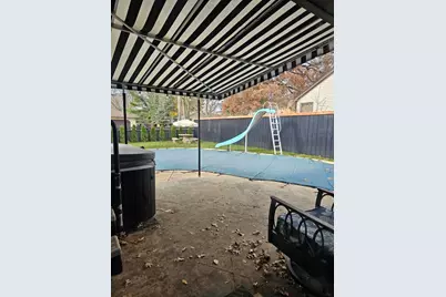 527 W Madison Street, Belvidere, IL 61008 - Photo 3