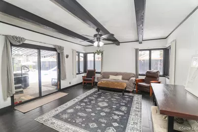 527 W Madison Street, Belvidere, IL 61008 - Photo 7