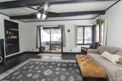 527 W Madison Street, Belvidere, IL 61008 - Photo 11