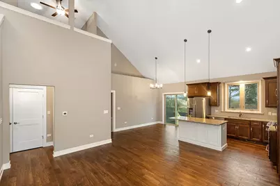 538 Sudbury Circle, Oswego, IL 60543 - Photo 3