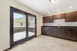 250 E Maple Dr, Glenwood, IL 60425 - Photo 9