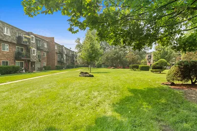9390 Bay Colony Drive #3N, Des Plaines, IL 60016 - Photo 13