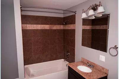 9017 S Exchange Avenue, Chicago, IL 60617 - Photo 11