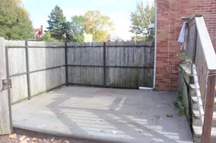 10200 S Rhodes Ave, Chicago, IL 60628 - Photo 19