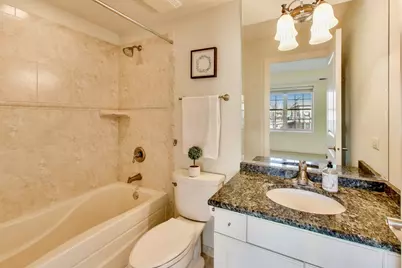 10 E Burlington Street #2C, Riverside, IL 60546 - Photo 23