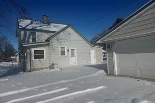 602 E Webster St, Clifton, IL 61727 - Photo 3