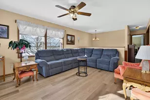 2420 N Dwight Rd, Morris, IL 60450 - Photo 5