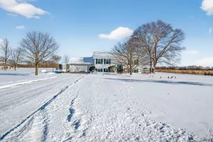 2420 N Dwight Rd, Morris, IL 60450 - Photo 3