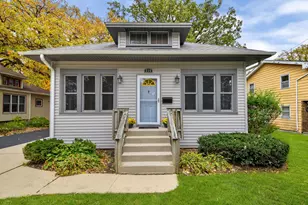 215 N Oak Ave, Bartlett, IL 60103 - Photo 1