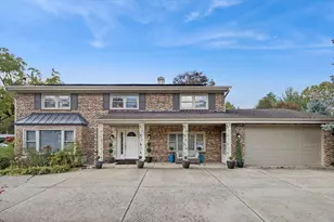 214 N Elmhurst Rd, Prospect Heights, IL 60070 - Photo 1