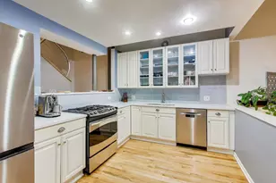 1140 W Cornelia Ave, Chicago, IL 60657 - Photo 3