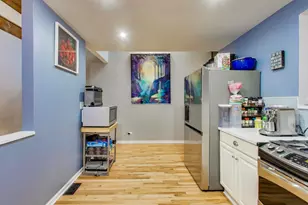 1140 W Cornelia Ave, Chicago, IL 60657 - Photo 5