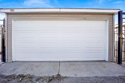 1047 N Saint Louis Avenue, Chicago, IL 60651 - Photo 23