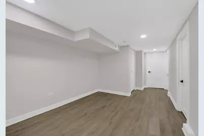 1047 N Saint Louis Avenue, Chicago, IL 60651 - Photo 11