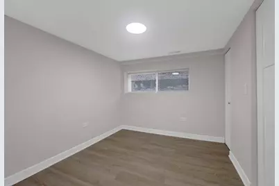 1047 N Saint Louis Avenue, Chicago, IL 60651 - Photo 17