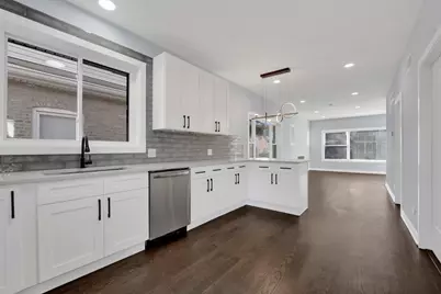 1047 N Saint Louis Avenue, Chicago, IL 60651 - Photo 5