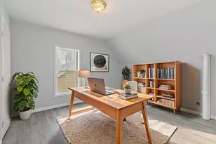 329 S 10th St, Dekalb, IL 60115 - Photo 19