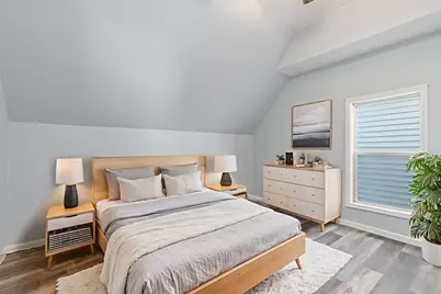 329 S 10th Street, Dekalb, IL 60115 - Photo 17