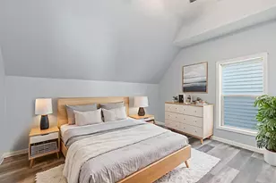 329 S 10th St, Dekalb, IL 60115 - Photo 17