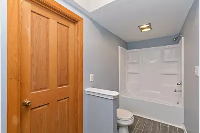 329 S 10th Street, Dekalb, IL 60115 - Photo 13