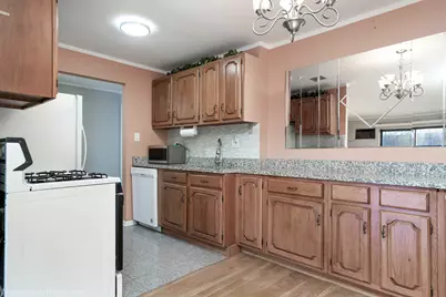 8936 N Parkside Avenue #108, Des Plaines, IL 60016 - Photo 9