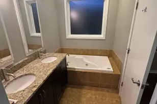 860 N Elston Ave, Chicago, IL 60622 - Photo 11