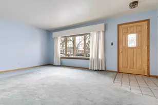 1696 S Elm St, Des Plaines, IL 60018 - Photo 3