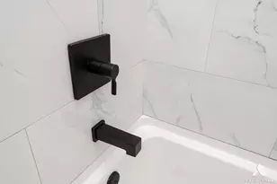 9749 S Harvard Ave, Chicago, IL 60628 - Photo 15