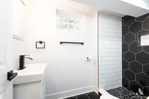 9749 S Harvard Ave, Chicago, IL 60628 - Photo 23