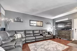 142 Azalea Cir, Romeoville, IL 60446 - Photo 3