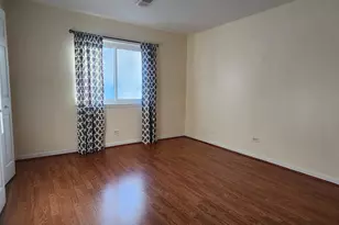 9422 Bay Colony Dr, Des Plaines, IL 60016 - Photo 9