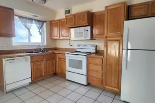 9422 Bay Colony Dr, Des Plaines, IL 60016 - Photo 3