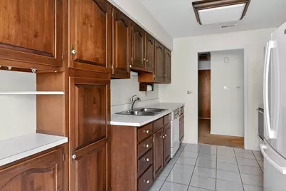 601 Lake Hinsdale Drive #101, Willowbrook, IL 60527 - Photo 9
