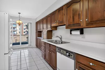 601 Lake Hinsdale Drive #101, Willowbrook, IL 60527 - Photo 7