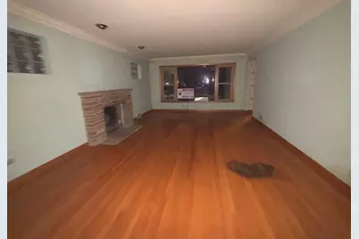 9215 S Hamlin Avenue, Evergreen Park, IL 60805 - Photo 7