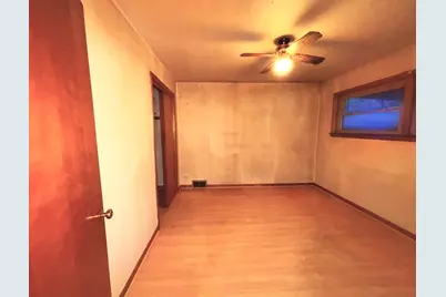 9215 S Hamlin Avenue, Evergreen Park, IL 60805 - Photo 15