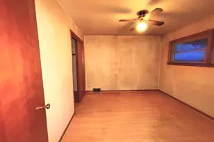 9215 S Hamlin Ave, Evergreen Park, IL 60805 - Photo 15