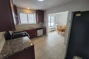 2700 W Lunt Ave, Chicago, IL 60645 - Photo 9