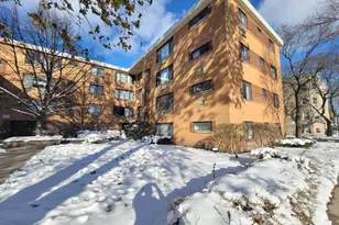 2700 W Lunt Ave, Chicago, IL 60645 - Photo 3