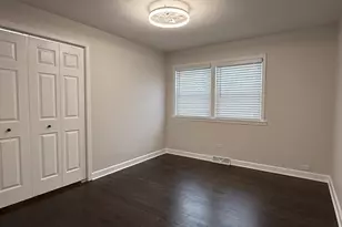 10061 Lacrosse Ave, Skokie, IL 60077 - Photo 5