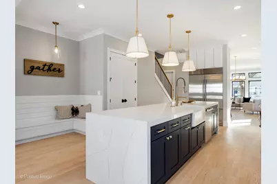 2902 N Seeley Avenue, Chicago, IL 60618 - Photo 13