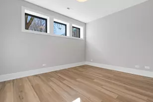 2902 N Seeley Ave, Chicago, IL 60618 - Photo 33