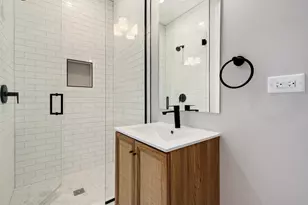 2902 N Seeley Ave, Chicago, IL 60618 - Photo 25