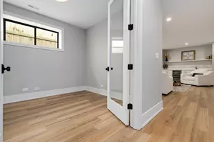 2902 N Seeley Ave, Chicago, IL 60618 - Photo 31