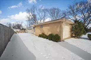 1402 W Willow Ln, Mount Prospect, IL 60056 - Photo 19