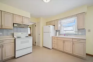 1402 W Willow Ln, Mount Prospect, IL 60056 - Photo 9